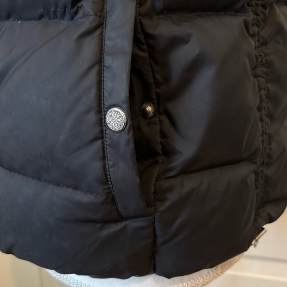 Eddie Bauer 650 Fill Power Goose Down
Puffer Vest Black Women’s Medium - Picture 10 of 14